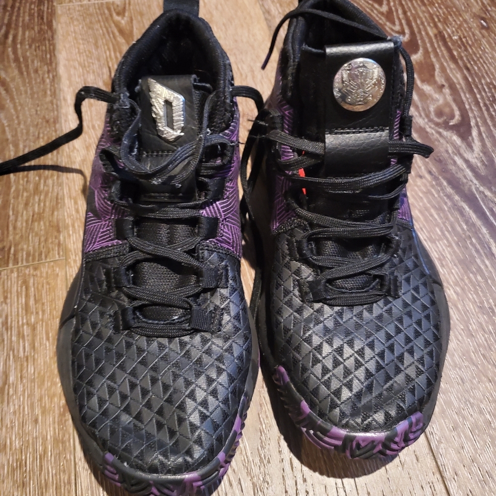 Adidas Black Panther edition